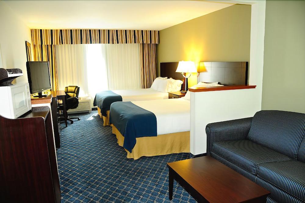 Holiday Inn Express - Delafield By Ihg Exterior foto