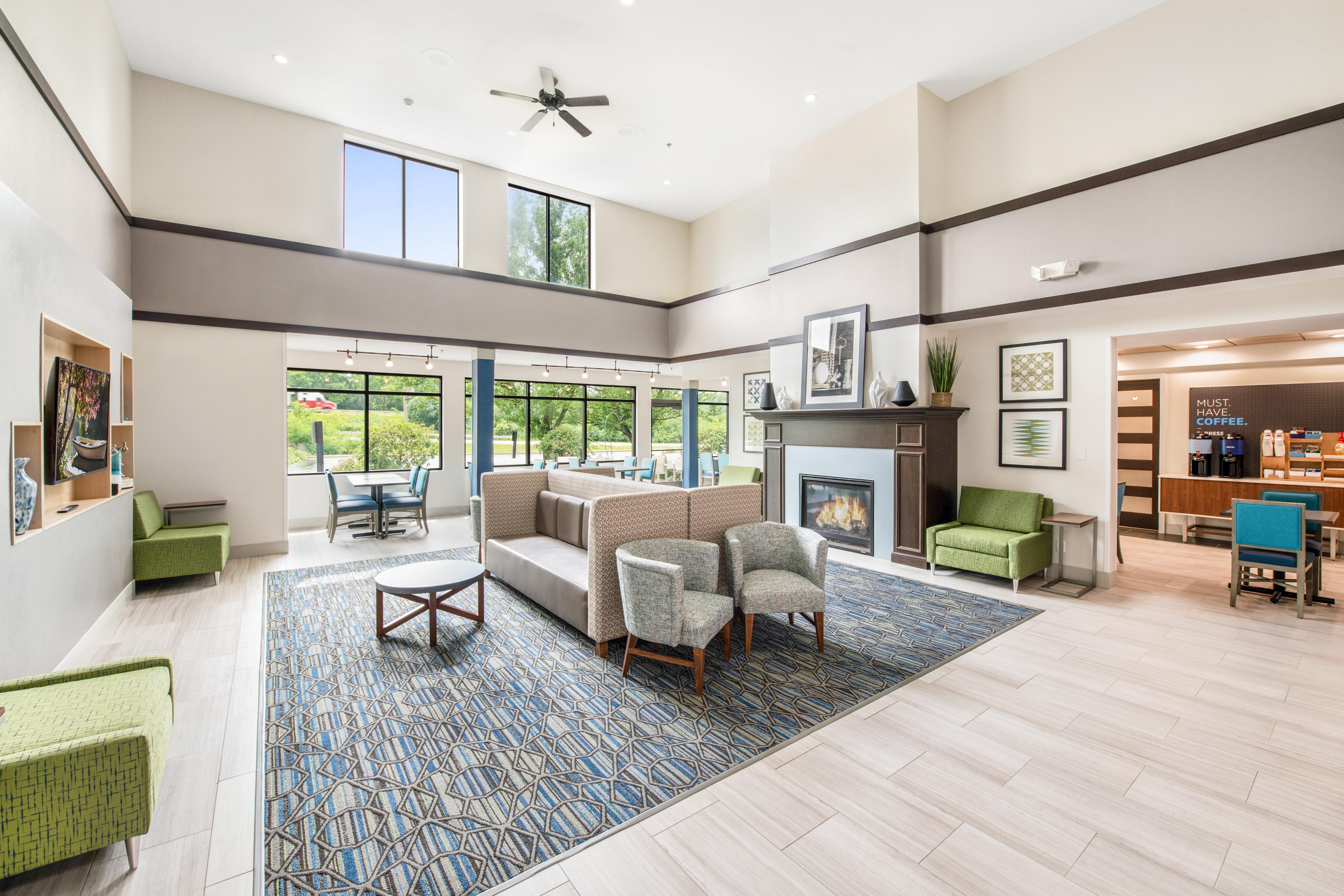 Holiday Inn Express - Delafield By Ihg Exterior foto
